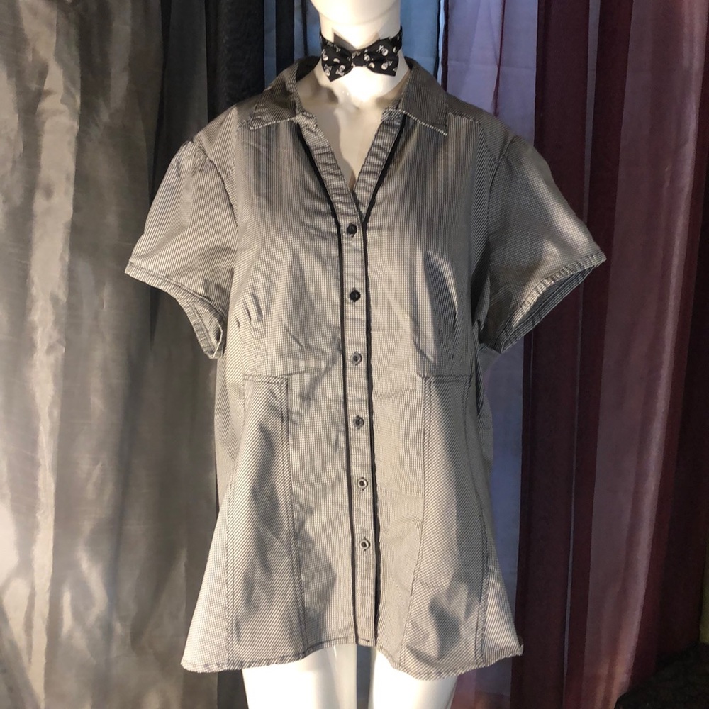Dots Tailor Made Pin-Tucked Gingham Button Down